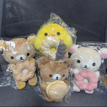 도넛 마쿠마쿠 봉제 인형 (리락쿠마 x 미스터 도넛 4개 세트)