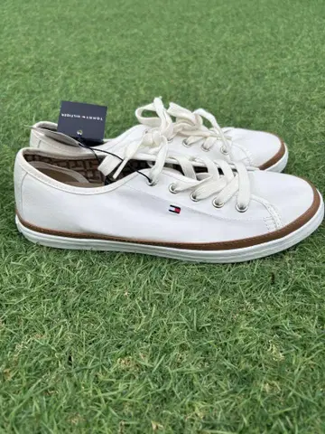 Tommy Hilfiger 화이트 스니커즈 23.5~24cm