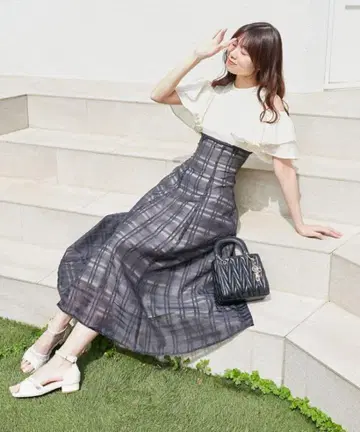 MAJESTIC LEGON 허리가 잘록한 프릴 플레어 원피스