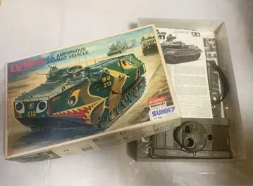 LVTP-7 수륙양용 장갑차 1/35 프라모델