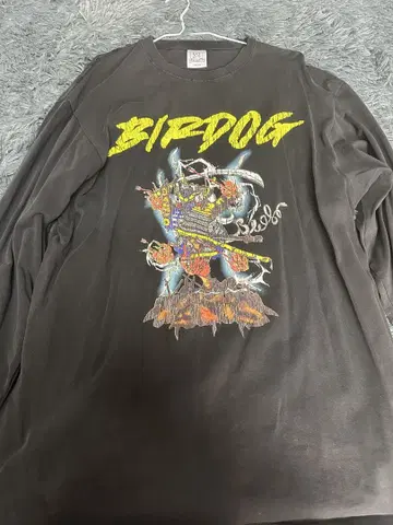BIRDOG 코무돗토 300만 명 기념 긴팔 T