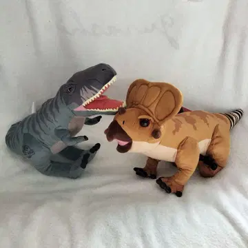 쥬라기 월드 부활의 대지 L 봉제 인형 'T.rex' 외 2체 세트