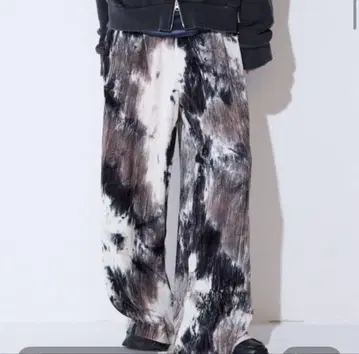 타이다이 벨로아 이지 팬츠 지나시스 미사용 새상품 이번 시즌 신상