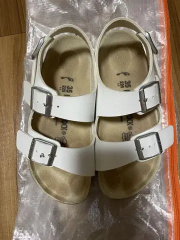 BIRKENSTOCK 샌들