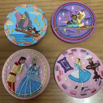 반다이 디즈니 자수 핀 배지 4개 세트