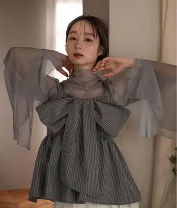 mideal stripe ribbon tops 리본뷔스티에 그레이