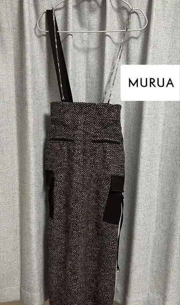 새상품급 MURUA [ YUKKO 콜라보 ] 사이드 내로우 스커트