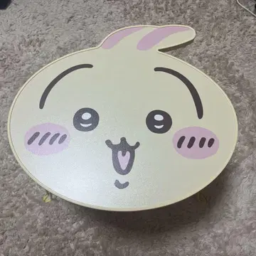 치이카와 (먼작귀) 토끼 책상