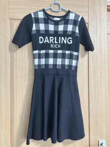 Darich 체크 무늬 니트 원피스 반팔