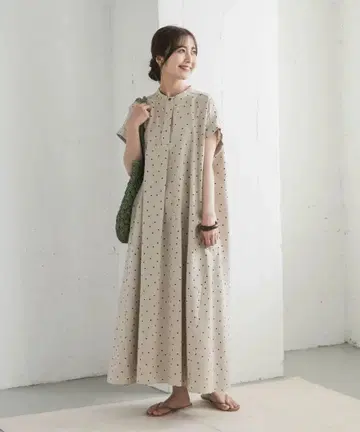 어반 리서치 도어스 린넨 레이온 도트 플레어 원피스