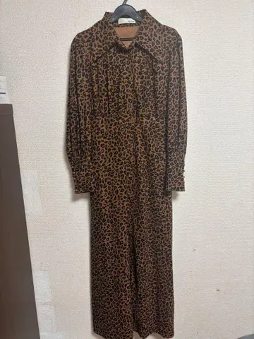 레오파드 무늬 긴팔 셔츠 원피스