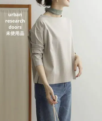 [미사용품] 어반 리서치 도어스 보트넥 와이드 티셔츠