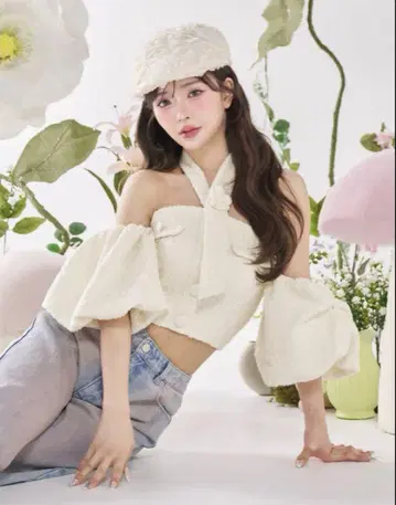 다리치 홀터넥 오프숄더 트위드 상의