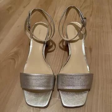 새상품급 [ Odette e Odile ] 실버 스트랩샌들 25cm