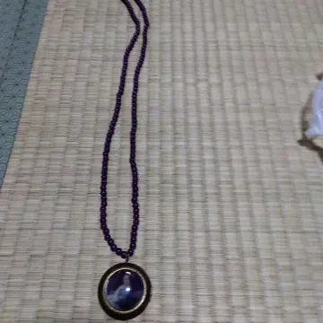 목걸이 소품함 포함 금요일까지