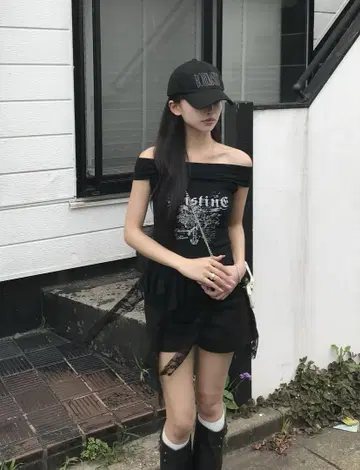 emmy 오프숄더 레이스 헴 티셔츠 블랙 [ 새상품, 미사용 ] y2k