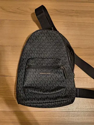 MICHAEL KORS 바디백