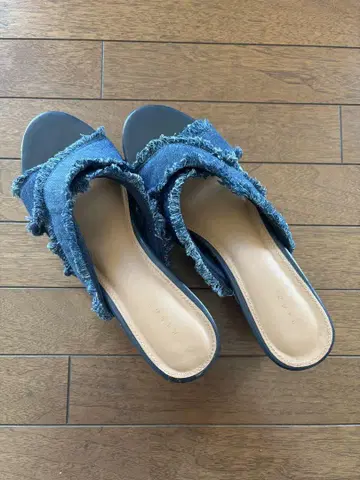RANDA 데님 프린지 통굽 샌들