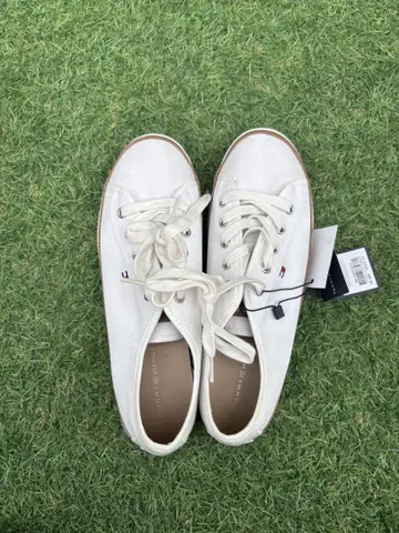Tommy Hilfiger 화이트 스니커즈 23.5~24