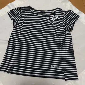 TO BE CHIC 새상품급 보더 비쥬리본 포함 티셔츠