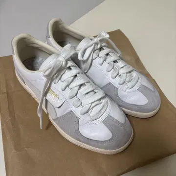 PUMA 팔레르모 가죽 스니커즈 25.5