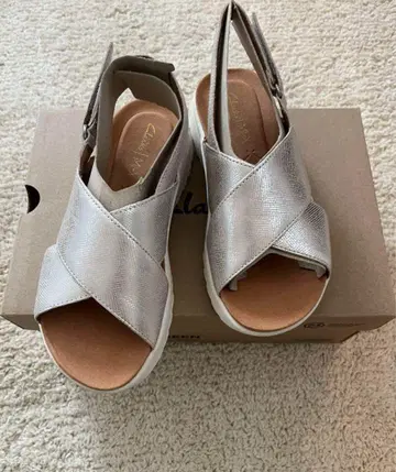 클락스 샌들 여성용 실버 23.0cm