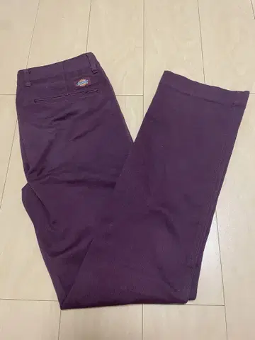Dickies 워크 팬츠 뒷면 포켓 부착