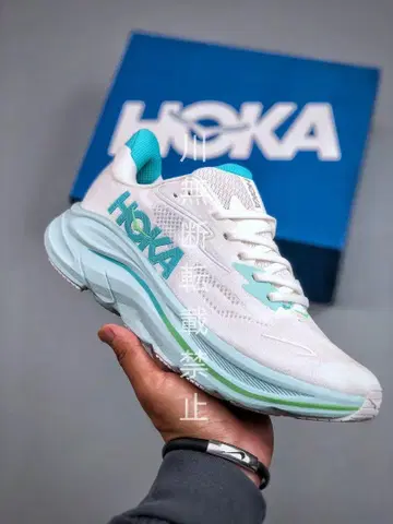HOKA ONEONE CLIFTON 10 스니커즈 26cm