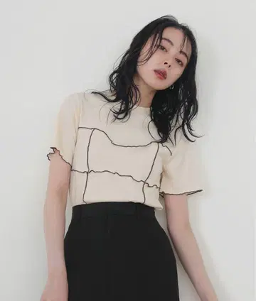 LIAN 멜로우 뷔스티에 라인 T셔츠