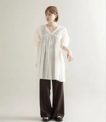 [미사용 새상품] KBF 2WAY 셔링 미니 원피스 아이보리