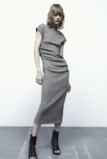 [ 택 포함 새상품 ] ZARA 자라 소프트 원피스 개더 디테일