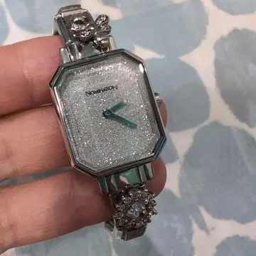 노미네이션의 시계