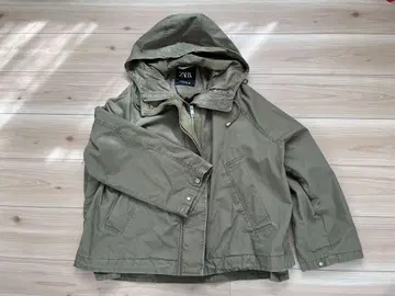 ZARA 오버 사이즈 마운틴 파카 ( XS 사이즈 )