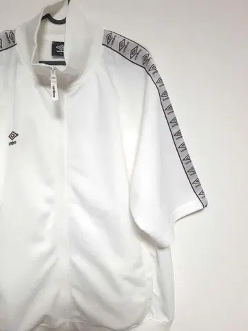 컨디션 최상 엄브로 트랙 자켓 반팔 라이트온 별주 화이트 XL