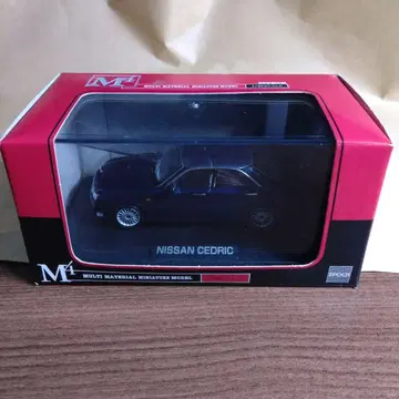 엠테크 M4 1/43 닛산 세드릭 다크 블루