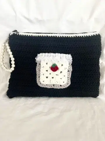 딸기 쇼트 케이크 파우치