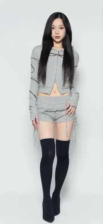 THEREDTHREAD S embroidery ribbon shorts