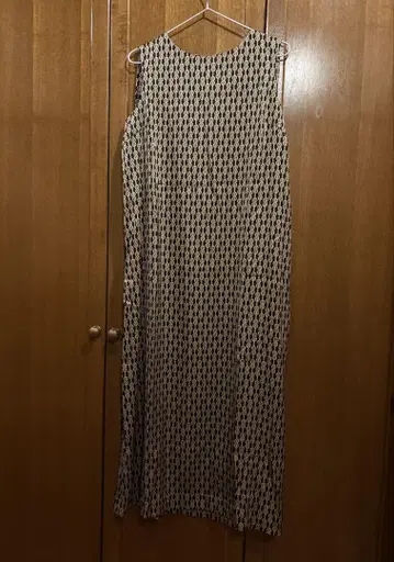 기하학 패턴 슬리브리스 롱 원피스