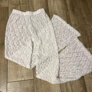 화이트 레이스 플레어 팬츠