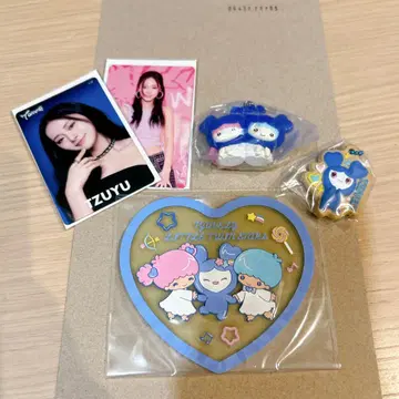 TWICE LOVELYS x 산리오 러버 코스터 마스코트 참 세트