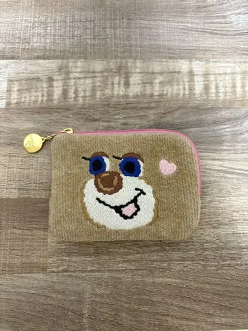 페일러 FEILER 돋보이는 테디 파우치