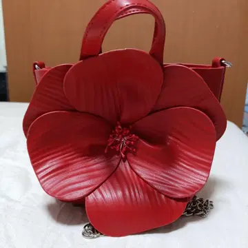 빨간색 꽃 숄더백