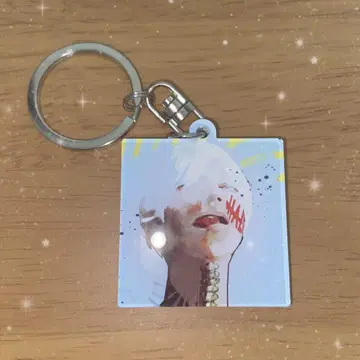 도쿄구울 FES 아크릴 키링 HALF 여왕벌