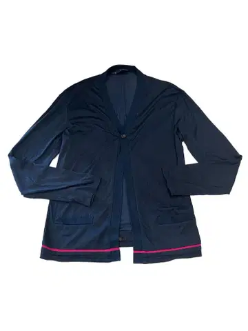 ato 아토우 modeled by 치카 아오야마 가디건