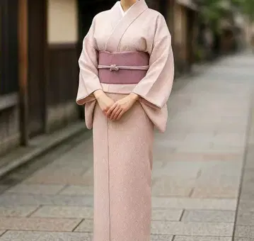 연한 핑크 레이스 코몬 기모노