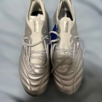 모렐리아 네오 4 베타 재팬 플래티넘 실버 팩 27.0cm