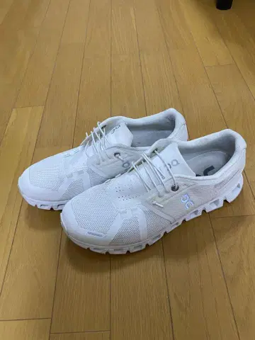 on cloud 5 27 화이트 온 클라우드