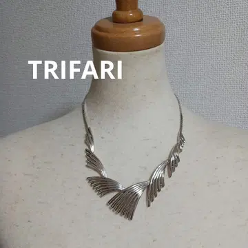 TRIFARI 실버 컬러 목걸이