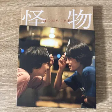 영화 [괴물] 럭셔리판 (Blu-ray 2매 세트)