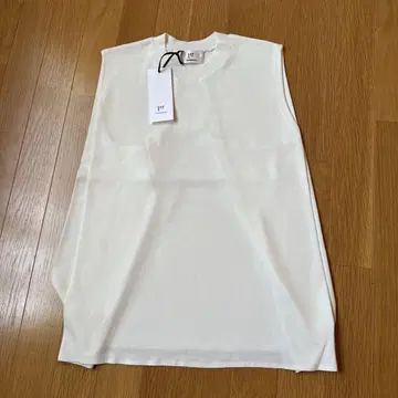 1er Arrondissement 택 포함 사이드턱 슬리브리스 니트